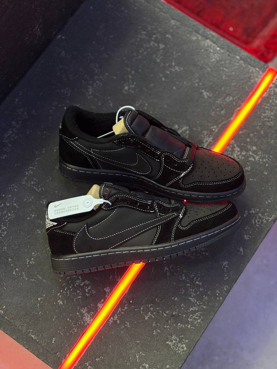 کتونی ترویس اسکات بلک فانتوم تمام مشکی